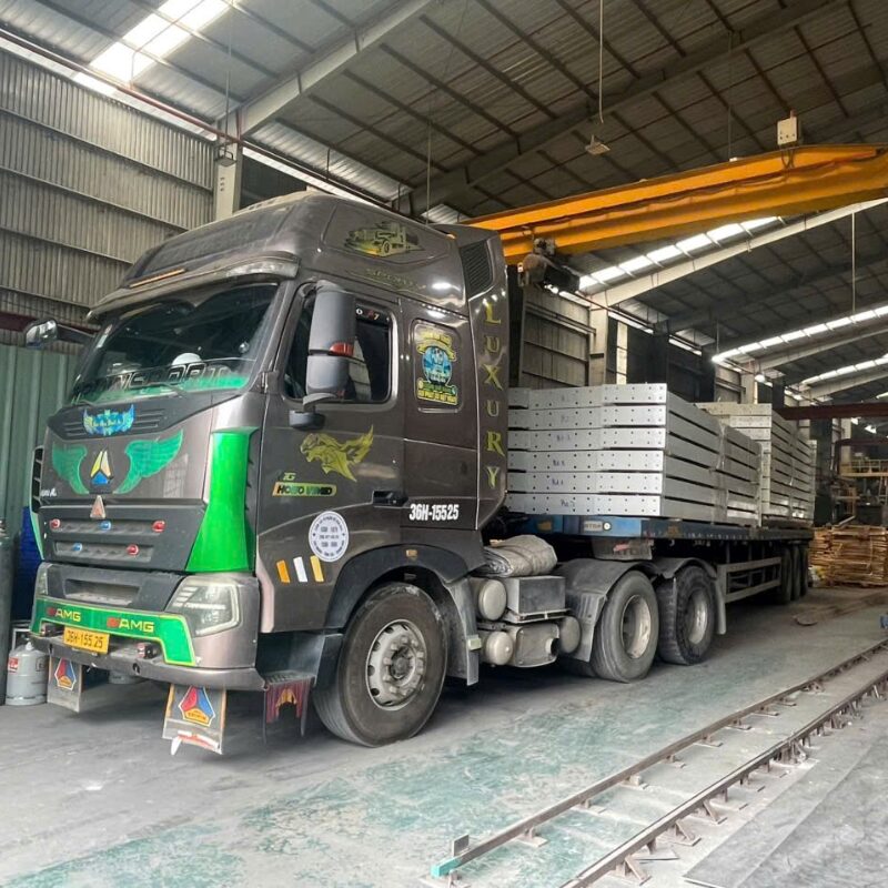 vận chuyển máy móc đi Lào